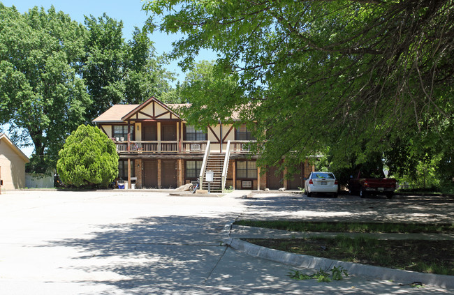 120 S Walnut St in Olathe, KS - Foto de edificio - Building Photo