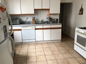 69 Raymond Ave in Somerville, MA - Foto de edificio - Building Photo