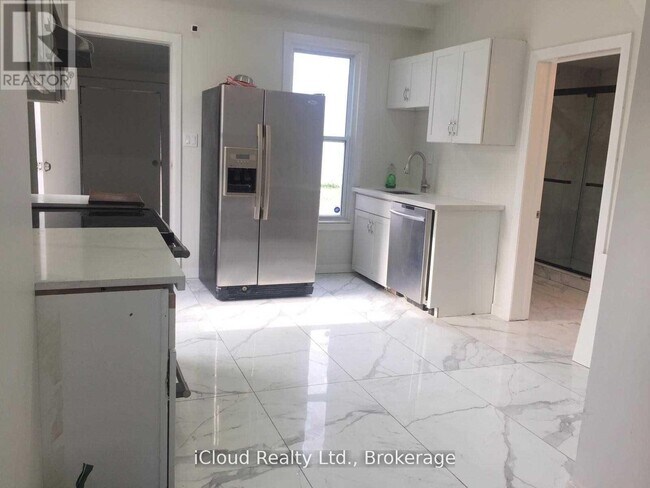 254 Tuscarora St in Windsor, ON - Building Photo - Building Photo