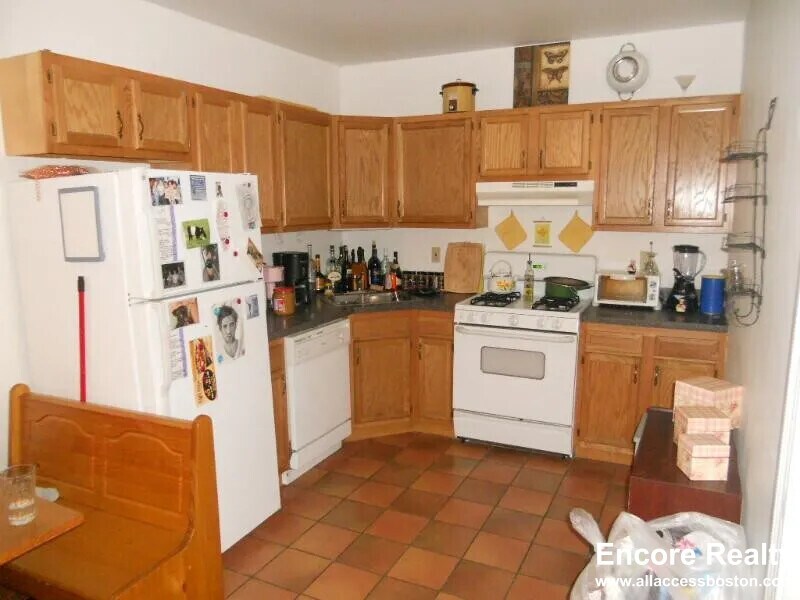 40 Cummings Rd, Unit 23-4 in Boston, MA - Building Photo