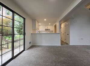 18713 67th Pl NE in Kenmore, WA - Building Photo - Building Photo