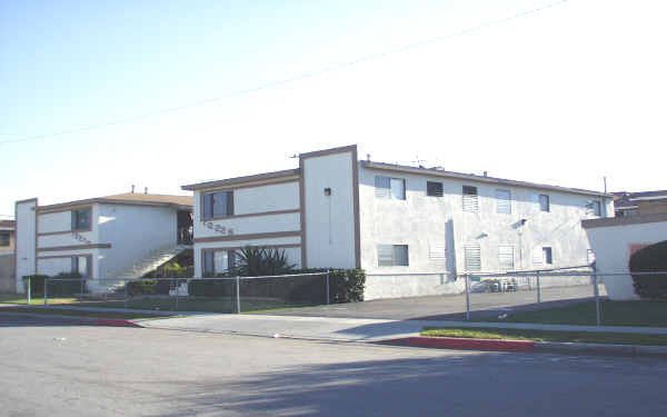 10218-10226 Ruoff Ave in Whittier, CA - Building Photo