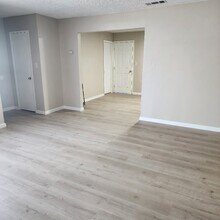 2458 S Backer Ave in Fresno, CA - Building Photo - Building Photo