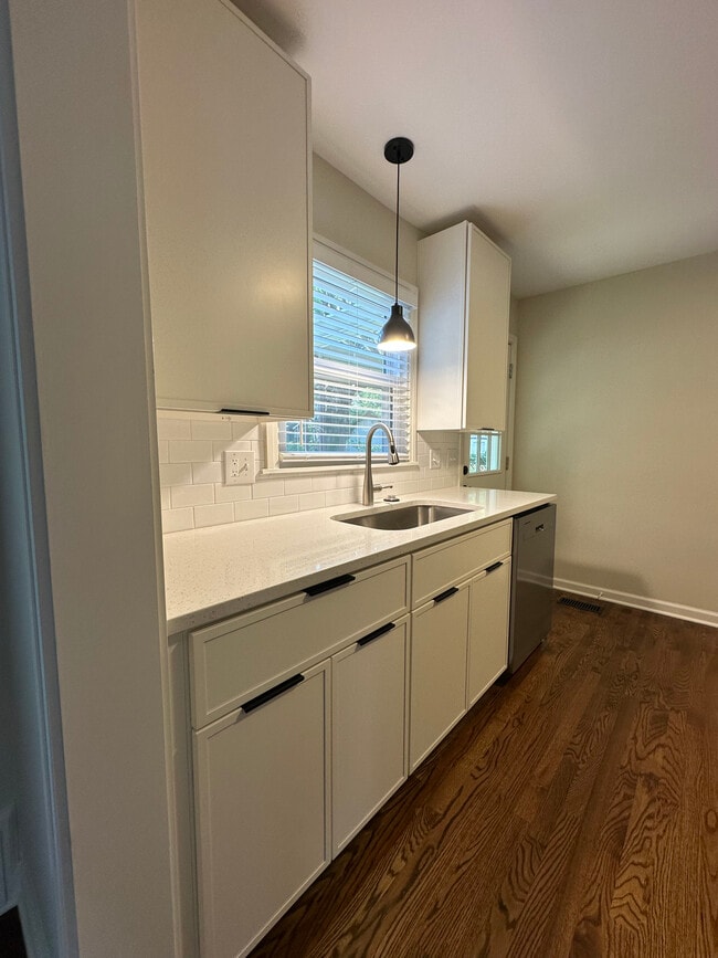 109 W 73rd St, Unit 109