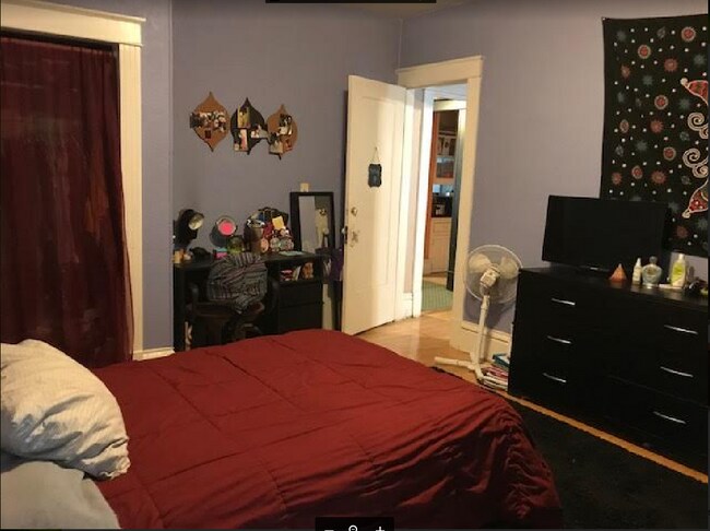 property at 2913 N Farwell Ave