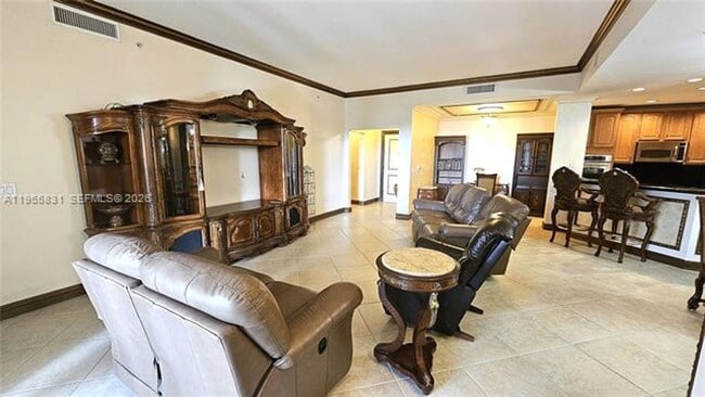 16102 Emerald Estates Dr in Weston, FL - Foto de edificio - Building Photo