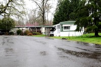 Thurston Oaks Mobile Home Park in Springfield, OR - Foto de edificio - Building Photo