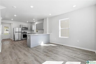 1065 Bushkill Dr in Easton, PA - Building Photo - Building Photo