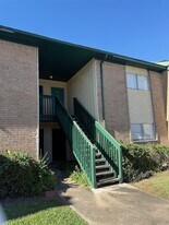 1516 Bay Area Blvd, Unit B4 in Houston, TX - Building Photo