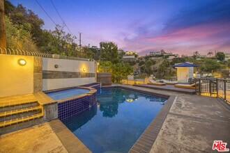 8507 Franklin Ave in Los Angeles, CA - Building Photo - Building Photo