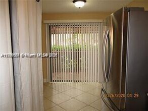 424 SE 11th Terrace in Dania Beach, FL - Building Photo - Building Photo