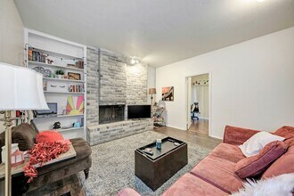 3102 Cedar St in Austin, TX - Building Photo - Building Photo