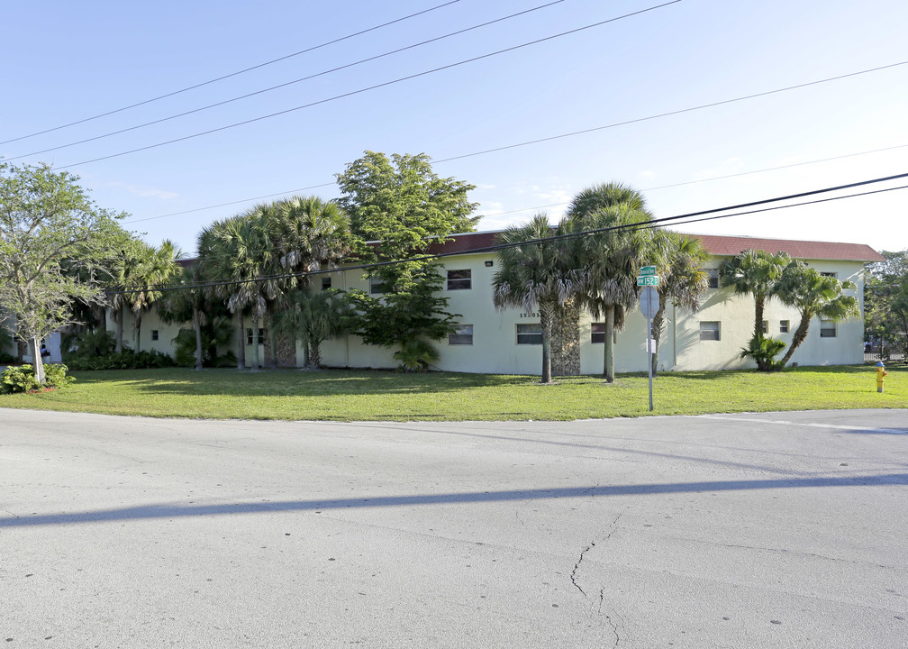 Biscayne Gardens in Miami, FL - Building Photo