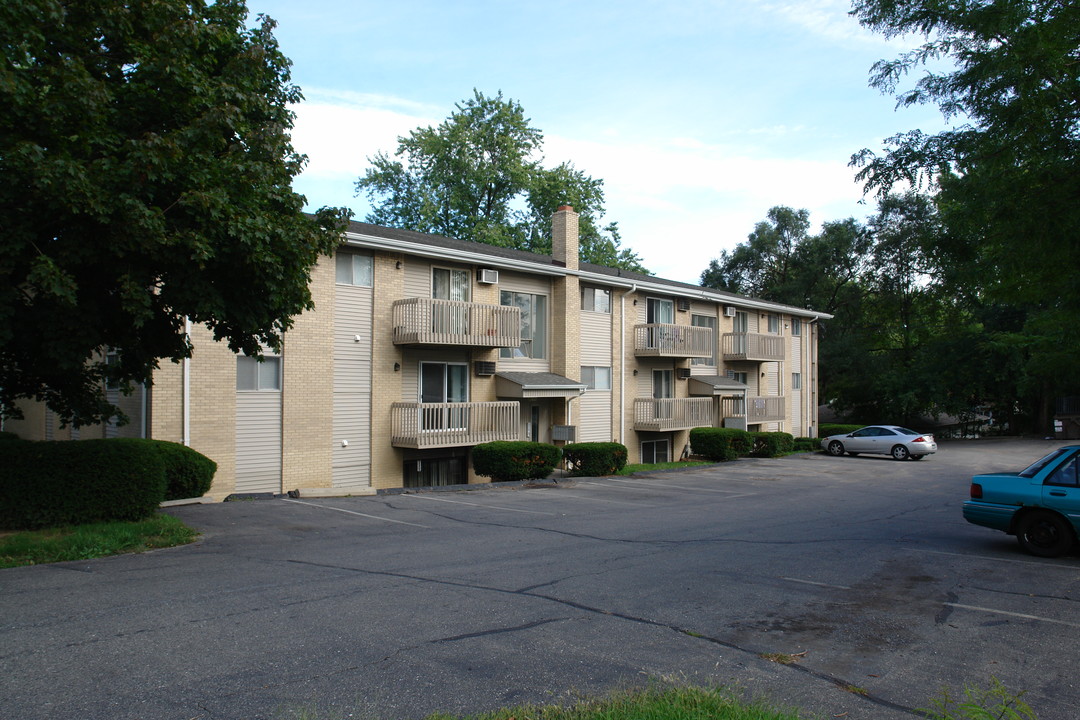 Ellen Avenue in Lansing, MI - Building Photo