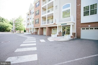 226 Breeders Cup Dr in Cherry Hill Township, NJ - Building Photo - Building Photo