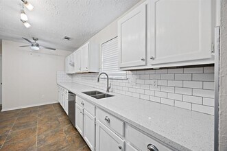 20006 River Brook Dr in Humble, TX - Building Photo - Building Photo