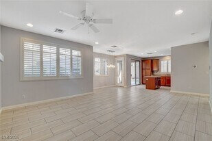 11832 W Barcinas Ln in Las Vegas, NV - Building Photo