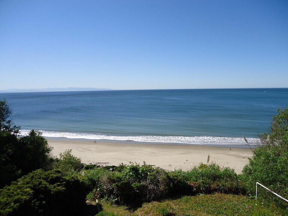 723 1/2 Seacliff Dr in Aptos, CA - Building Photo