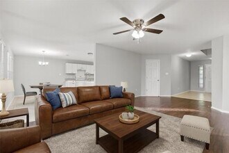 3304 Kissman Dr in Austin, TX - Building Photo - Building Photo