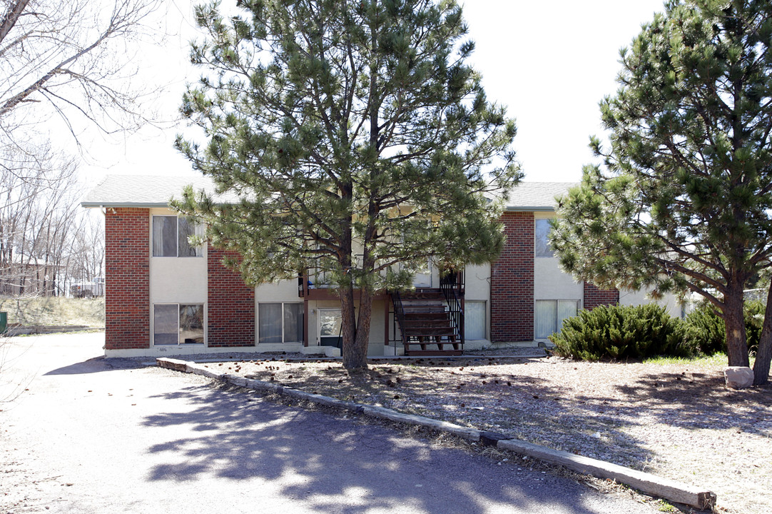 361 Gahart Dr in Colorado Springs, CO - Building Photo