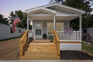 Woods Edge in West Lafayette, IN - Building Photo