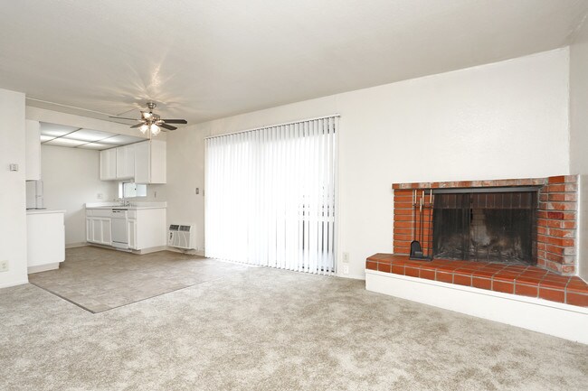 Pine Terrace Apartments in Concord, CA - Foto de edificio - Interior Photo