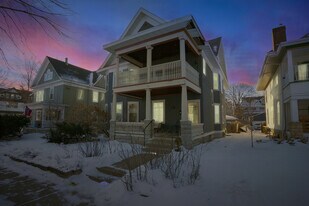 2120 Emerson Ave S, Unit 1 in Minneapolis, MN - Building Photo