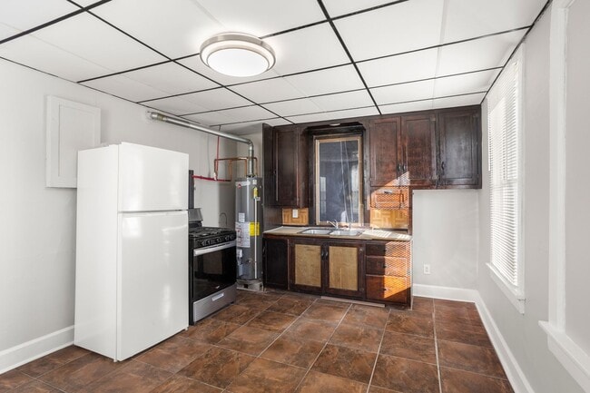 1100 N Van Buren St in Green Bay, WI - Building Photo - Building Photo