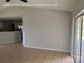 2531 Sunniland Blvd in Lehigh Acres, FL - Building Photo - Building Photo