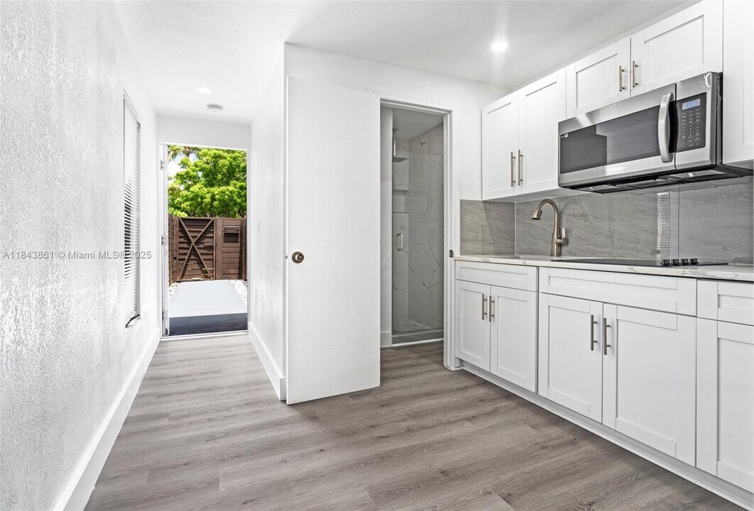 1560 SW 56th Ave in Plantation, FL - Building Photo