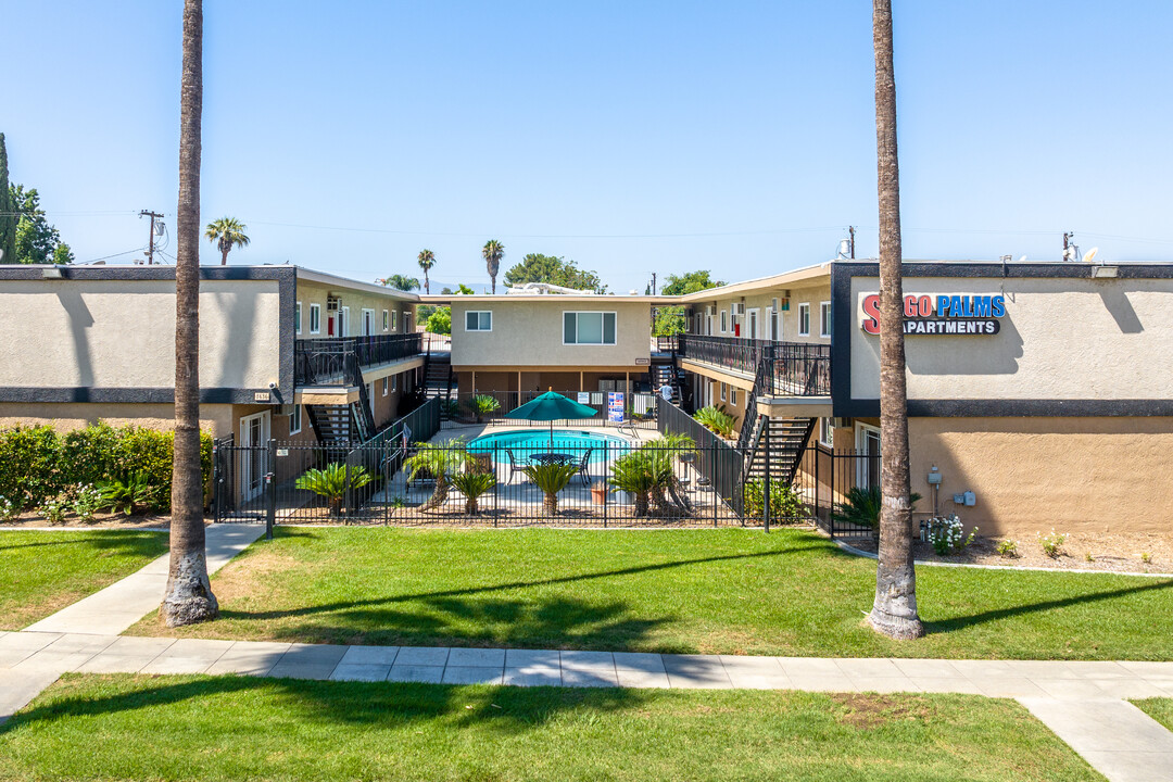 Sago Palms in Riverside, CA - Foto de edificio