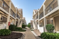 The Haven at Craigshire in St. Louis, MO - Building Photo - Building Photo