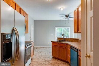 20945 Brookstone Ct, Unit 2406 in Lexington Park, MD - Building Photo - Building Photo
