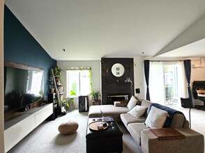 12510 109th Ct NE, Unit E304 in Kirkland, WA - Foto de edificio - Building Photo