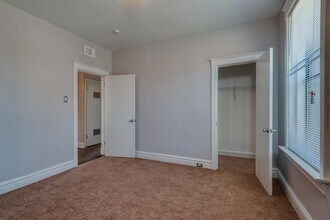 6275 Enright Ave-Unit -1W in University City, MO - Building Photo - Building Photo