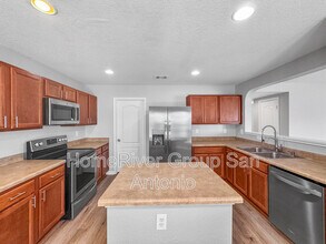 1419 Hunters Plane in San Antonio, TX - Building Photo - Building Photo