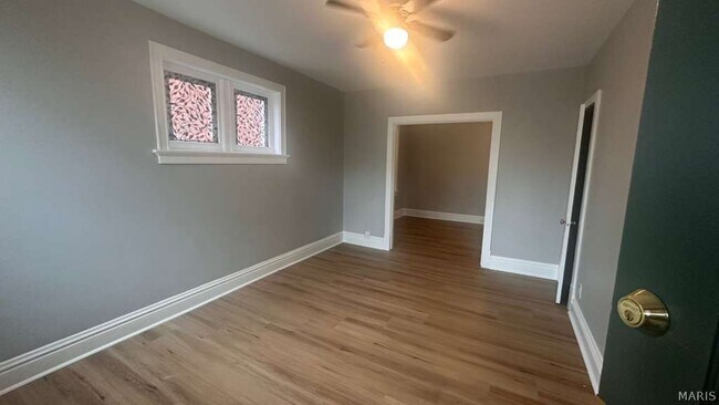 5042 Pernod Ave in St. Louis, MO - Building Photo - Building Photo