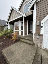 201 Robin St SW in Orting, WA - Building Photo - Building Photo