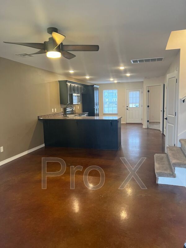 402 Carson Way in Webb City, MO - Building Photo - Building Photo