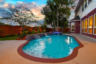 7902 Silent Forest Dr in Sugar Land, TX - Building Photo - Building Photo