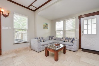 135 5th St in Sugar Land, TX - Building Photo - Building Photo