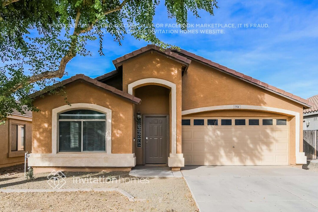 1756 E Leslie Ave in San Tan Valley, AZ - Building Photo