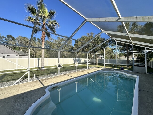 5953 NE 62nd Court Rd in Silver Springs, FL - Building Photo - Building Photo