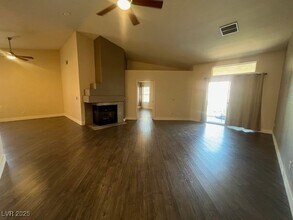 3352 Kylemore St in Las Vegas, NV - Building Photo - Building Photo