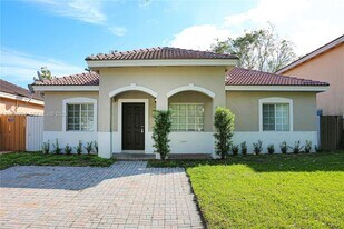 10270 SW 225th Ln in Cutler Bay, FL - Building Photo