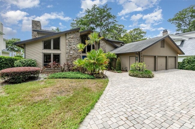 property at 2020 Venetian Way