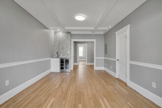 142 Sutherland Rd, Unit 2 in Boston, MA - Foto de edificio - Building Photo