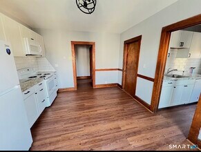 75 Ridgewood St in New Britain, CT - Building Photo - Building Photo