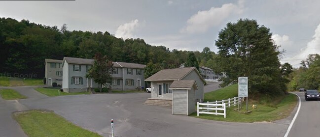 9589 Cost Ave-Unit -02 in Stonewood, WV - Building Photo - Building Photo