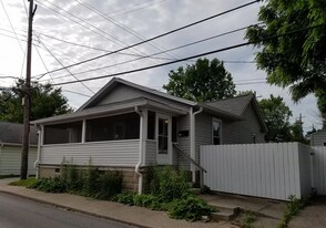 208 E Grimes Ln in Bloomington, IN - Building Photo